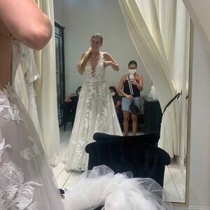 NEW - UNWORN Galia Lahav G210 - Beautiful Wedding Dress